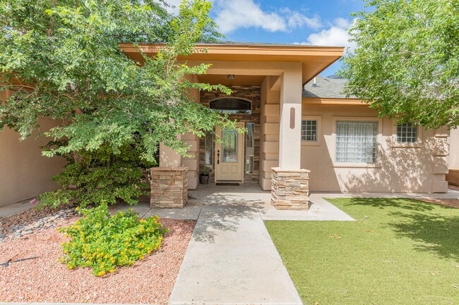 Photo - Beautiful Home in the Golf Course Area