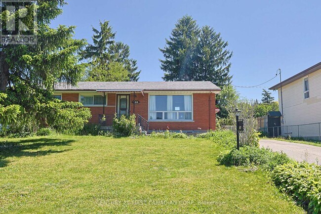Photo - 268 Burlington Crescent