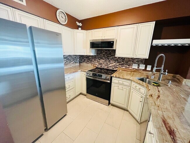 Photo - 50 S Common St Unit 311