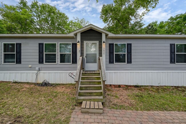 Photo - 15835 Lowell