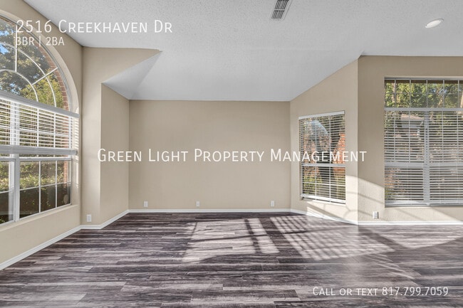 Photo - 2516 Creekhaven Dr