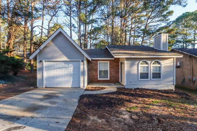 Building Photo - 643 Tarragon Way SW