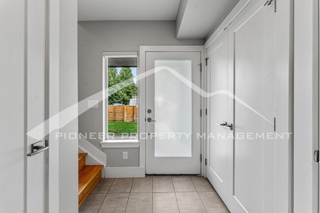 Photo - Spacious Townhouse with Washer/Dryer and Gorgeous Views