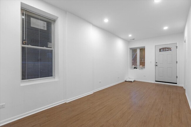 Photo - 1313 W Chicago Ave