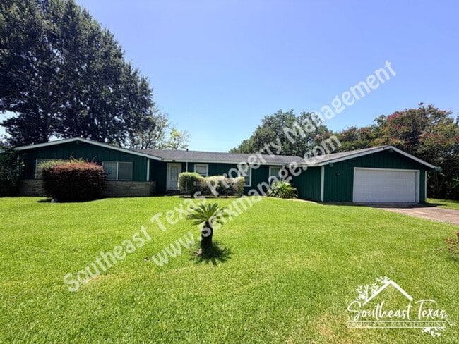 Building Photo - 6033 Reba Dr