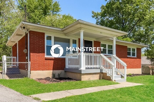Photo - 3 Bedroom Pet-Friendly Home in Louisville, KY with Main Street Renewal