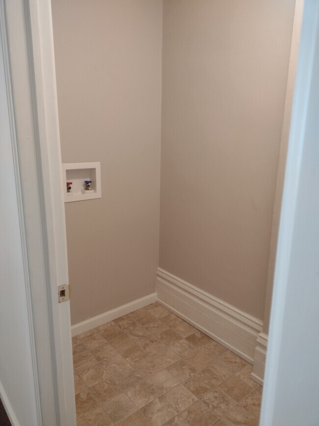 W/D closet