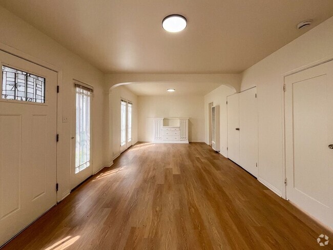 Building Photo - $1000 Off the First Month’s Rent - Modern ... Unit 3901 Rental
