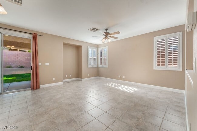 Photo - 10737 Sprucedale Ave