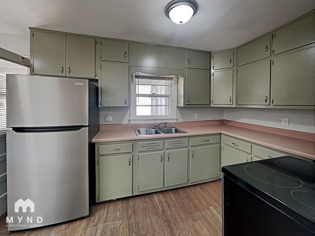 Photo - 924 Parkway Dr