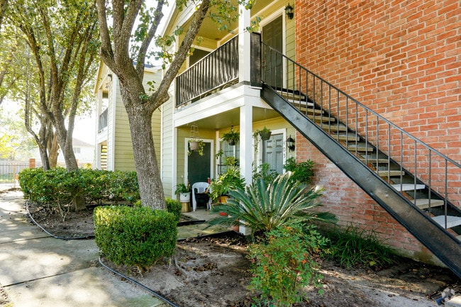 Woodcreek Village Apartments