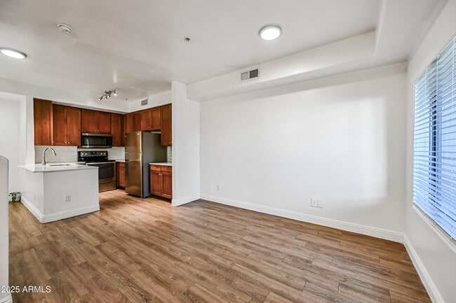 Photo - 4608 W Maryland Ave Unit 1197