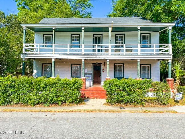 Building Photo - 706 Charles St Rental