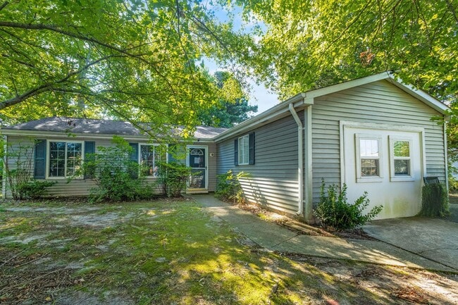 Building Photo - 4 Bed 3 Bath Home for rent in Newport News