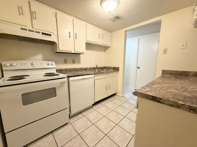 Photo - 1625 42nd St