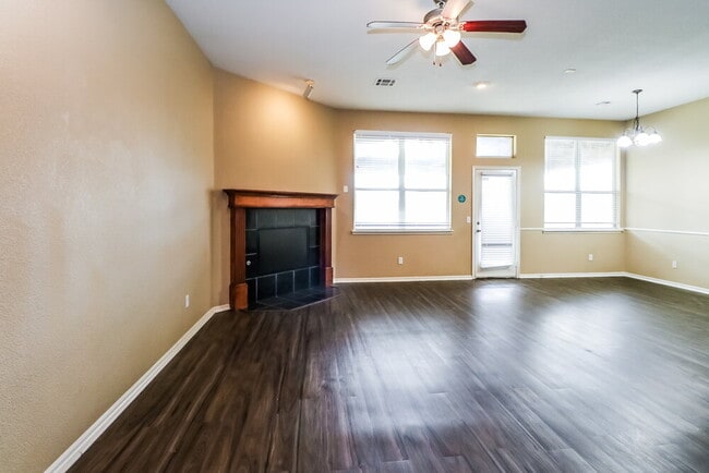 Photo - 2200 SW 141st Pl