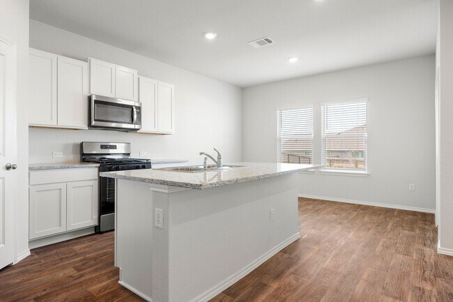 Photo - 4 Weeks Free!! Like New Home In The Preserve at Medina!!!