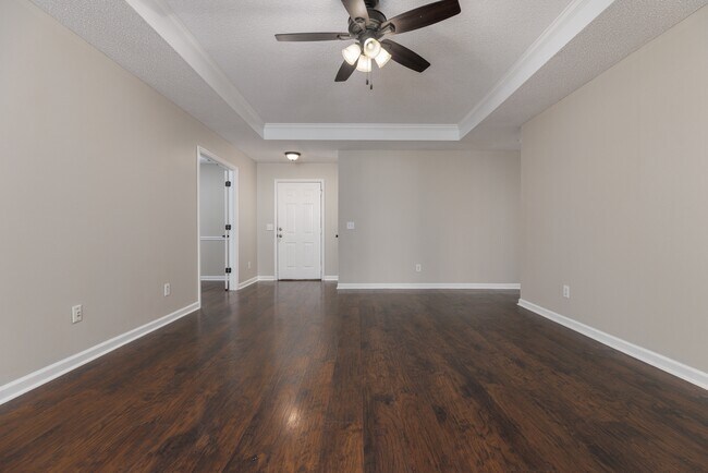 Photo - 102 Bordeaux Ln