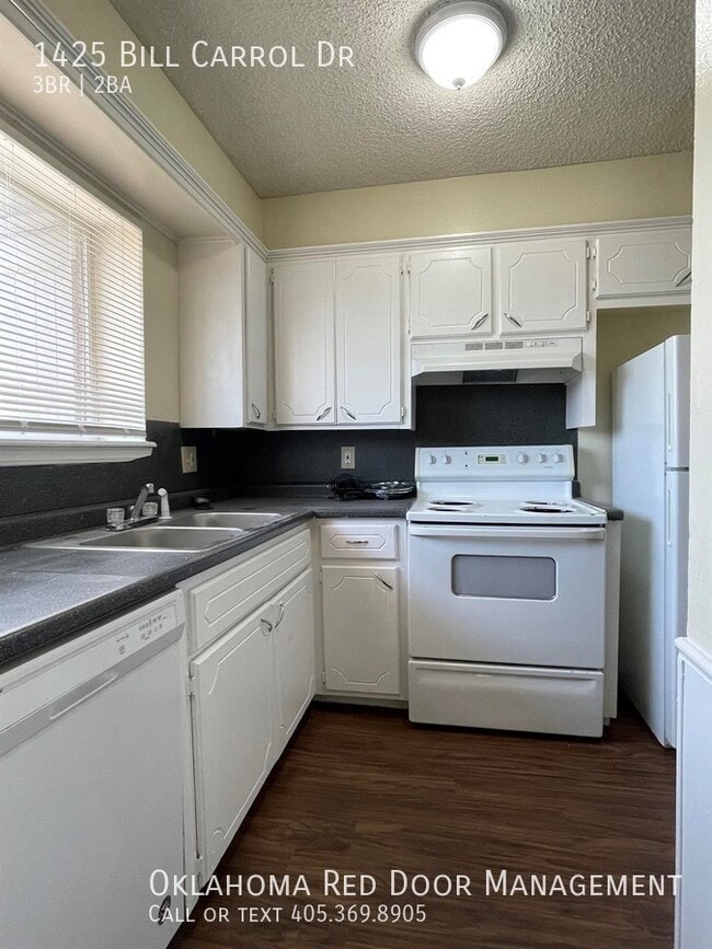 Photo - 1425 Bill Carrol Dr