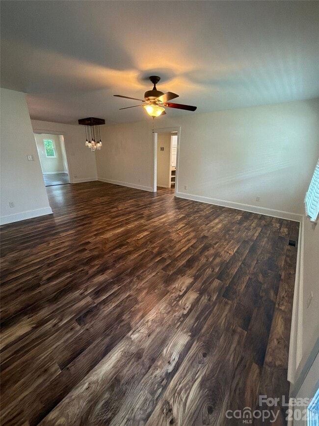 Photo - 205 W Nims Ave