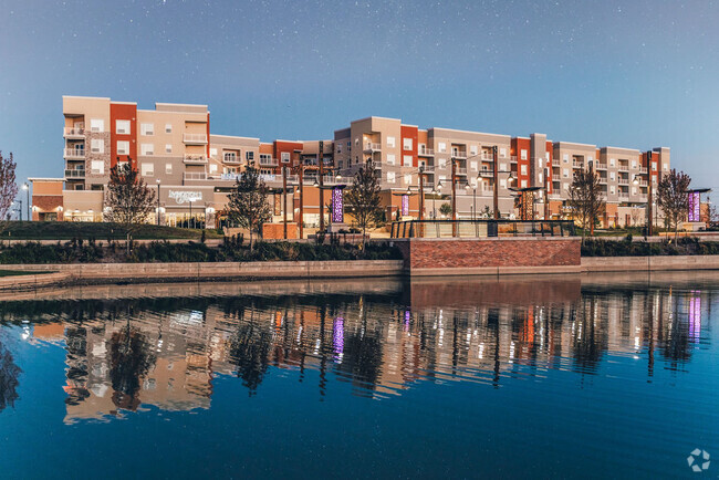 Building Photo - Skylofts at the Heritage