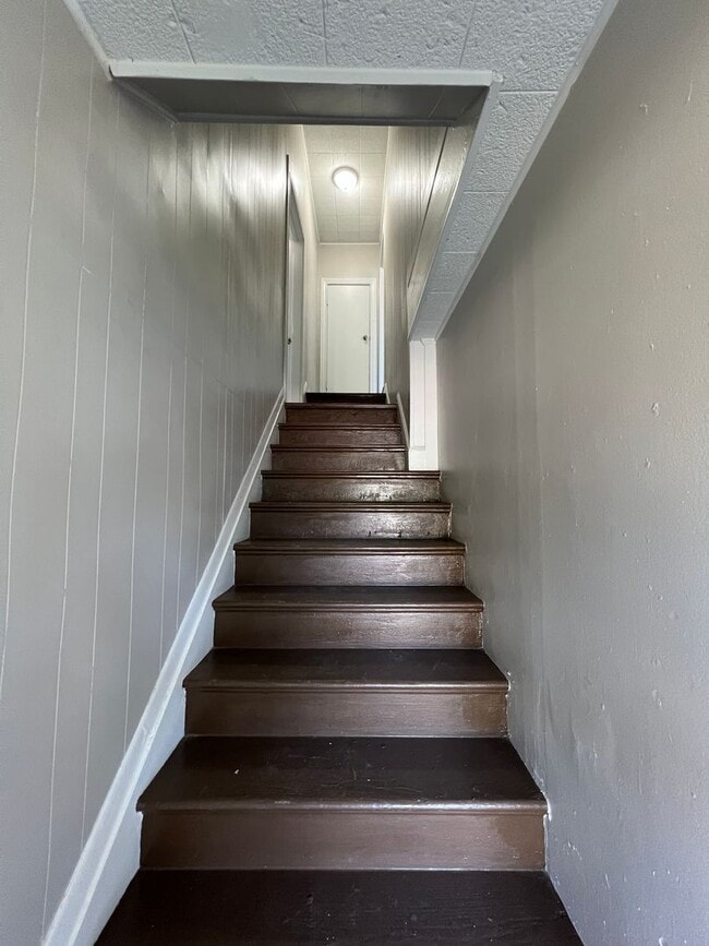 Photo - Duplex *upstairs* Leasing Special Available*