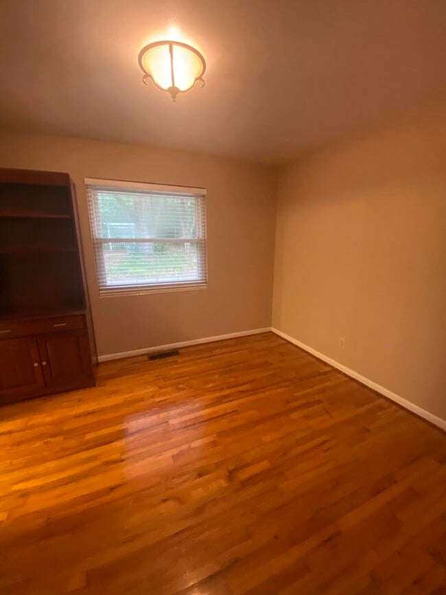 Photo - 1504 Sunset Ln