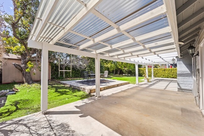 Photo - 7007 Royer Ave