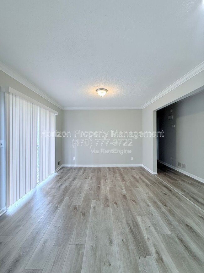 Photo - 5035 Merlin Dr