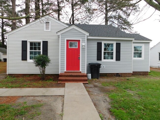 Building Photo - Completely Renovated 3 bed, 2bath home