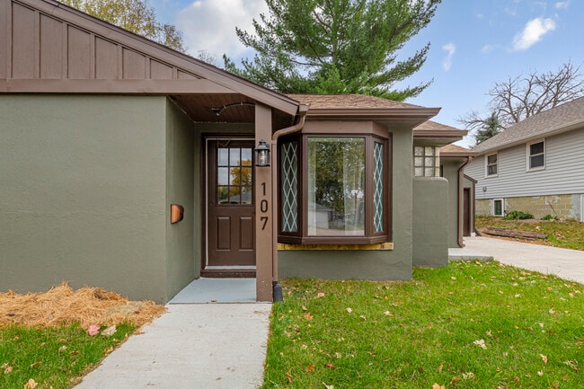 Photo - 107 Gwyn Ave