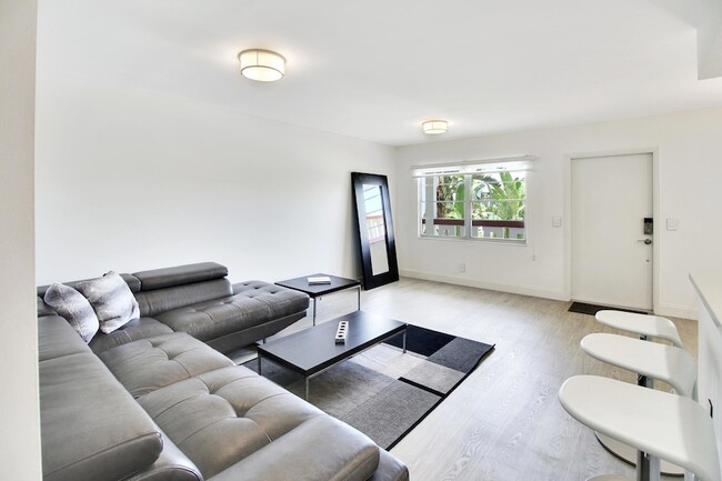 Photo - 17 Fanshaw A