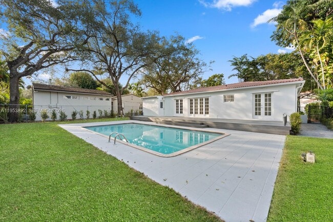 Photo - 4080 Hardie Ave