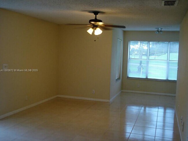 Building Photo - 3350 Pinewalk Dr N Unit 1412 Rental