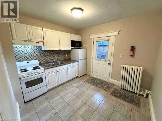 Photo - 102 Eastbourne Ave