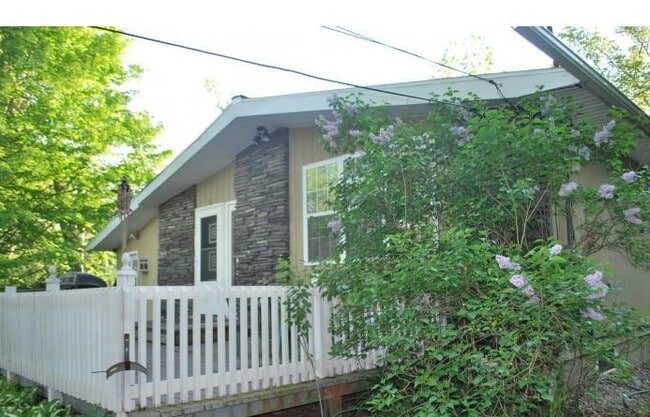 Photo - 165 Daniels Rd