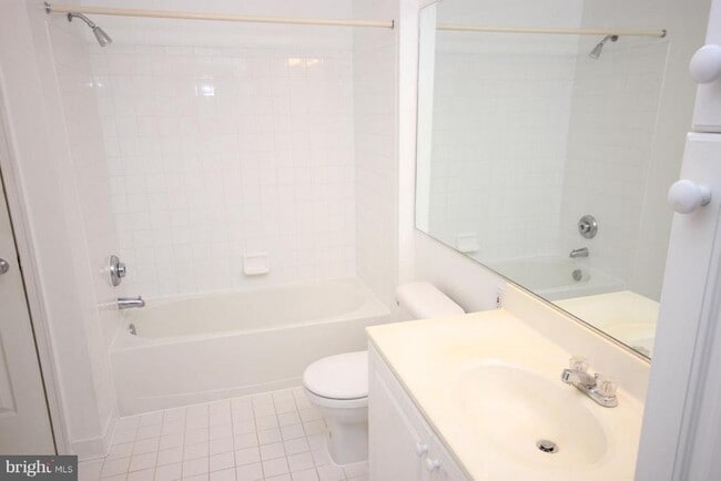 Photo - 7000 Falls Reach Dr Unit 110