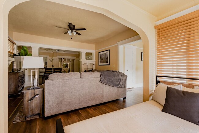 1613 SE Cesar Estrada Chavez Blvd Unit SI ID1611834P
