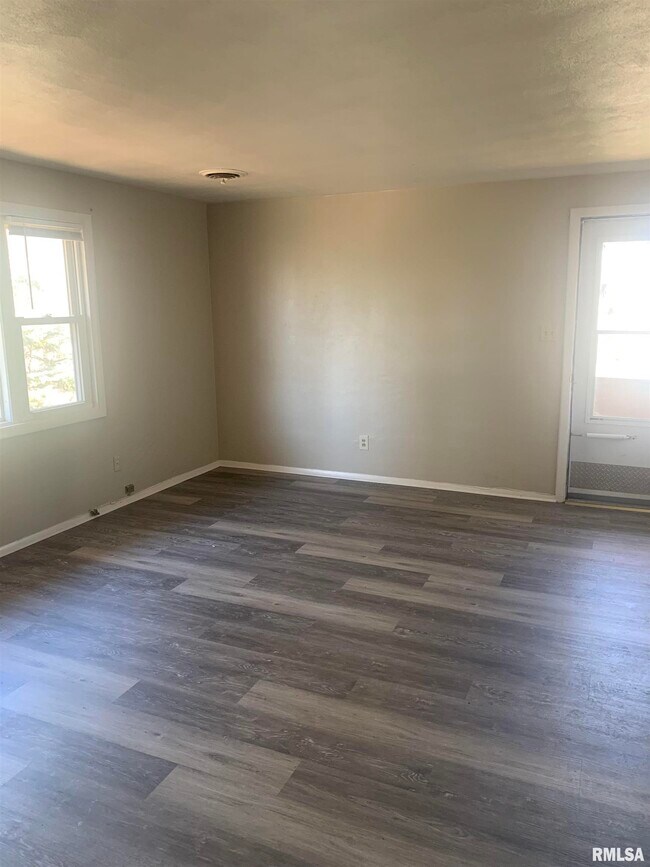 6 Coral Ridge Apartment Unit D Bartonville, IL