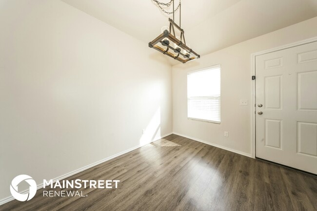 Photo - 5632 Dunlin Rd