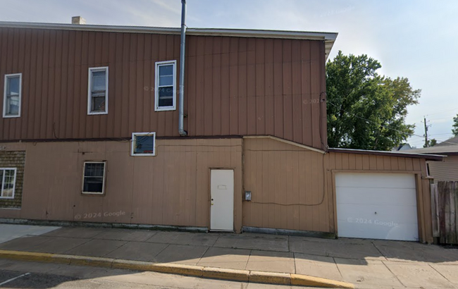 Building Photo - 26093 W Mondovi St Unit 2 Rental