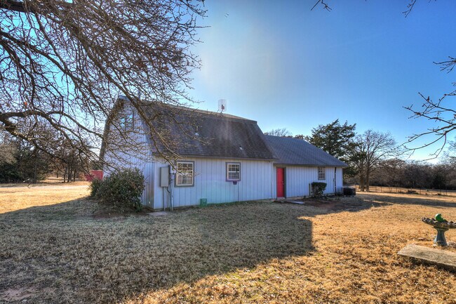 Photo - Beautiful 2 bed Ranch style home on 5 acres!