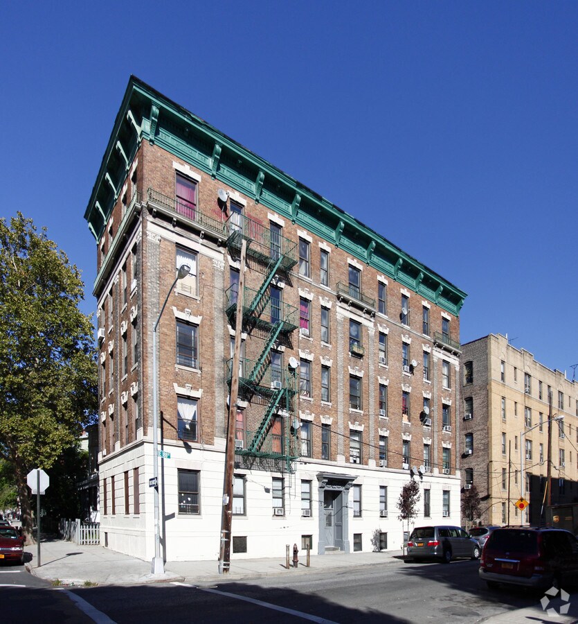 Photo - 188th Tower Apartments