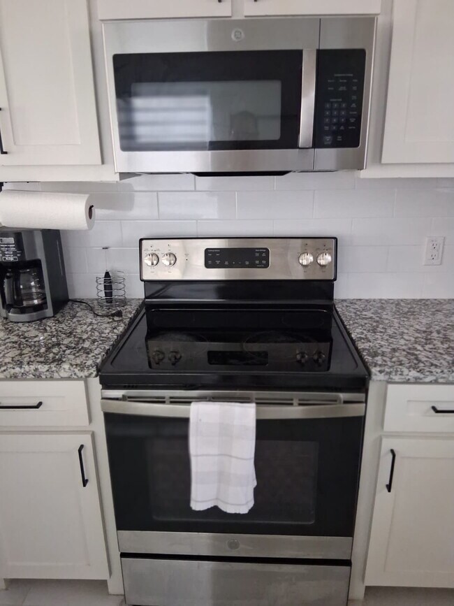 Photo - "Stylish 2-Bed, 2-Bath Gem with Granite Touches in Pharr, TX!"