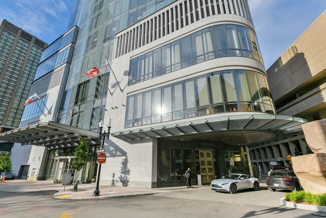 Building Photo - 1 Dalton St Unit 2604