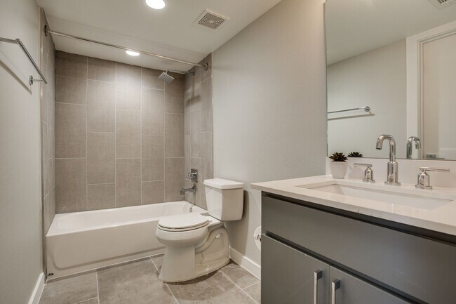 Photo - Look and Lease ?Come live with us at Trousdale in Apt 250! Luxury one-bedroom for $1299 (13 lease... Unidad 250