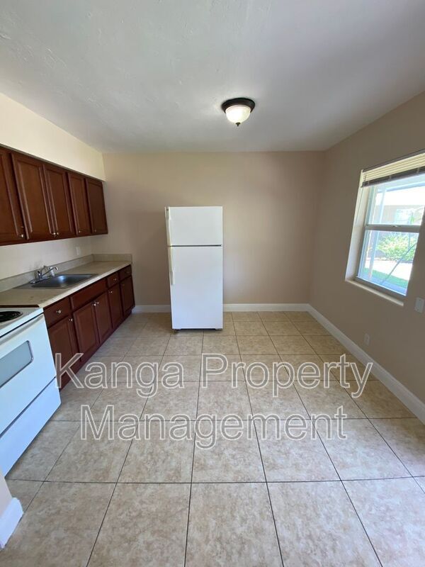 Photo - 4820 Maine St Unit #1