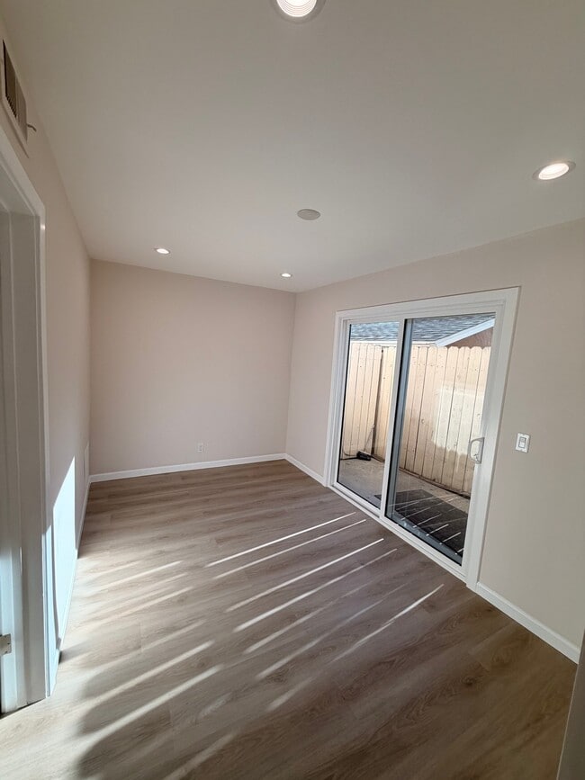 1134 E Doran St Unidad 1