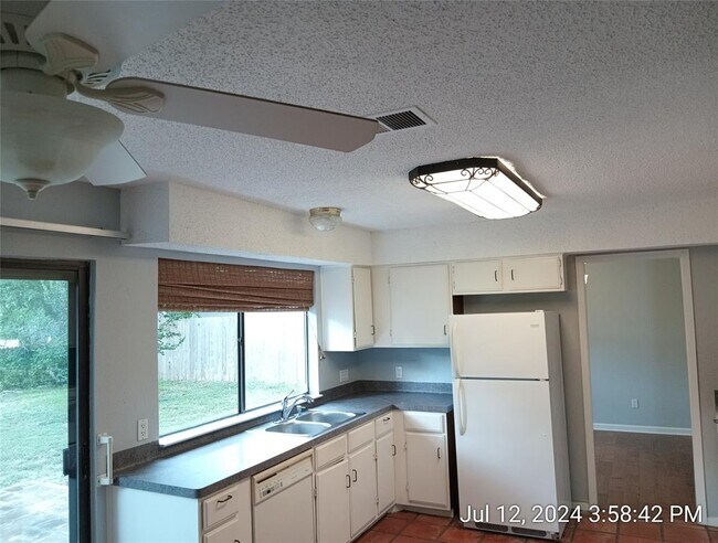 Photo - 10700 Hard Rock Rd