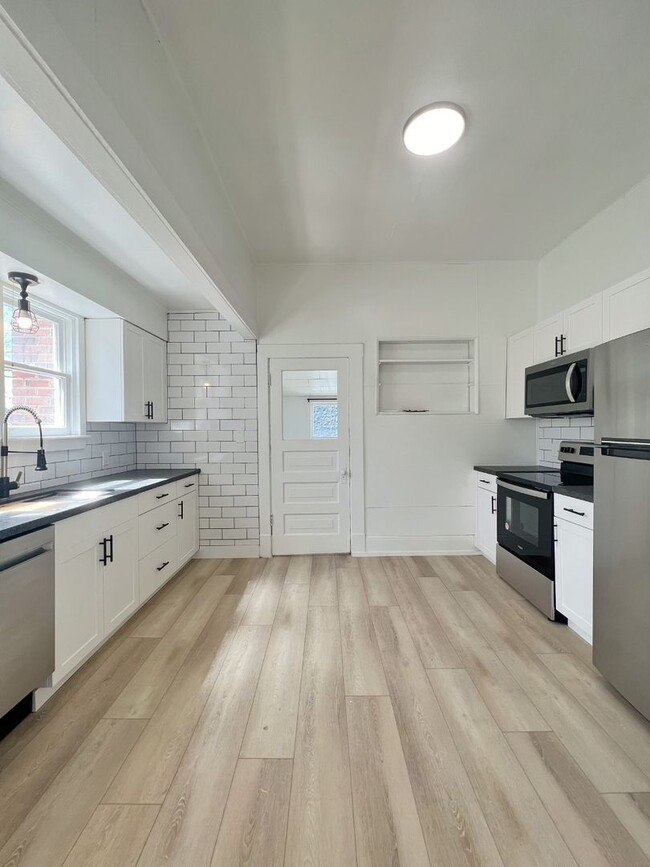 Photo - RENOVATED 3 BD Bungalow in MidTown!